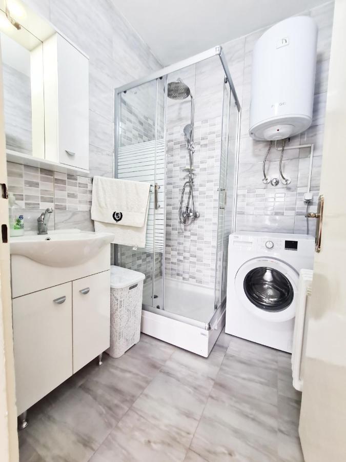 Calla 1 - Modern & Cozy Main Square Apartment In The City Shopping Center - Parking Slot With Parking Security Üsküp Dış mekan fotoğraf